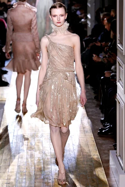 Look 24